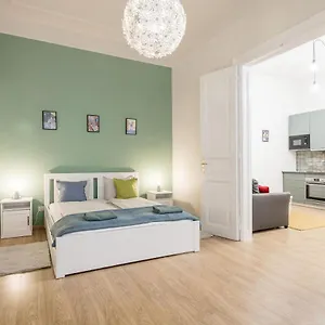 Stylish & 2br , Budapest Ungheria